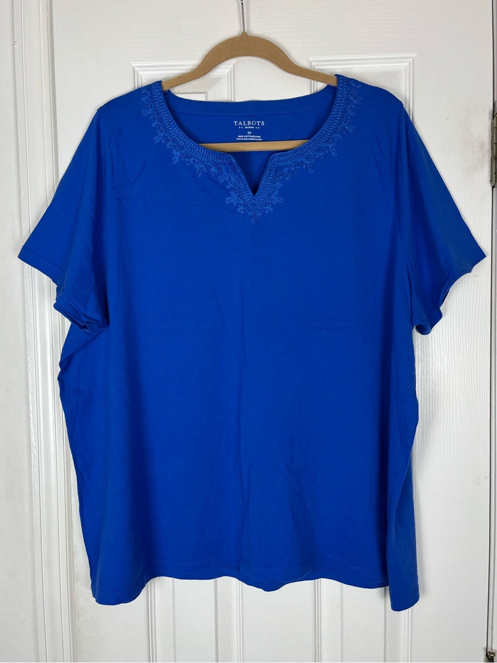 Talbots Woman Blue Short Sleeve Top with Notched Embroidered V-Neckline 3X